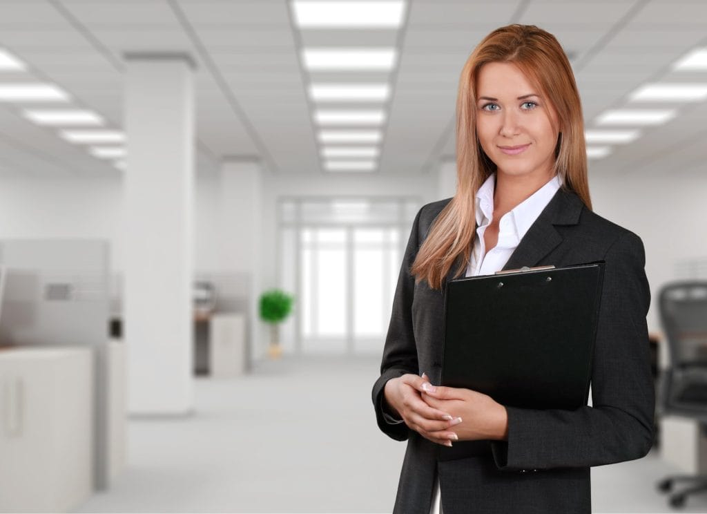 AUDITORIA INTERNA E AUDITORIA EXTERNA: ESCOLHENDO A ABORDAGEM IDEAL PARA O SETOR DE COMPRAS